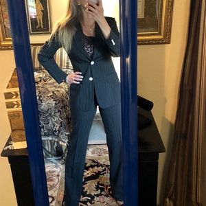 Dolce & Gabbana Italy 2-piece suit size 42